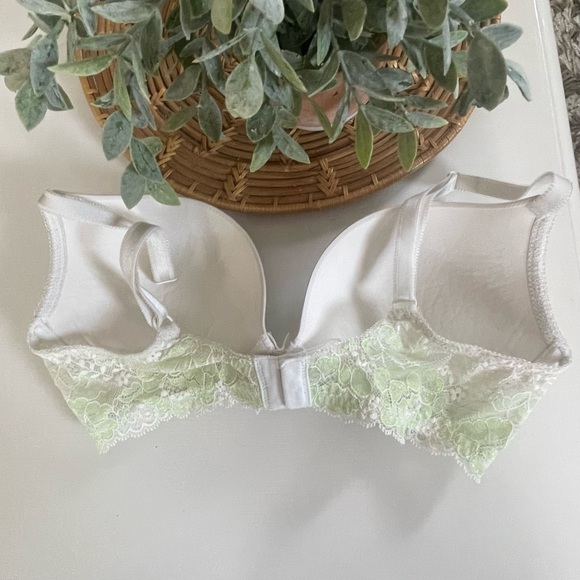 Victoria's Secret Ivory and Lime Bra - Picture 8 of 13